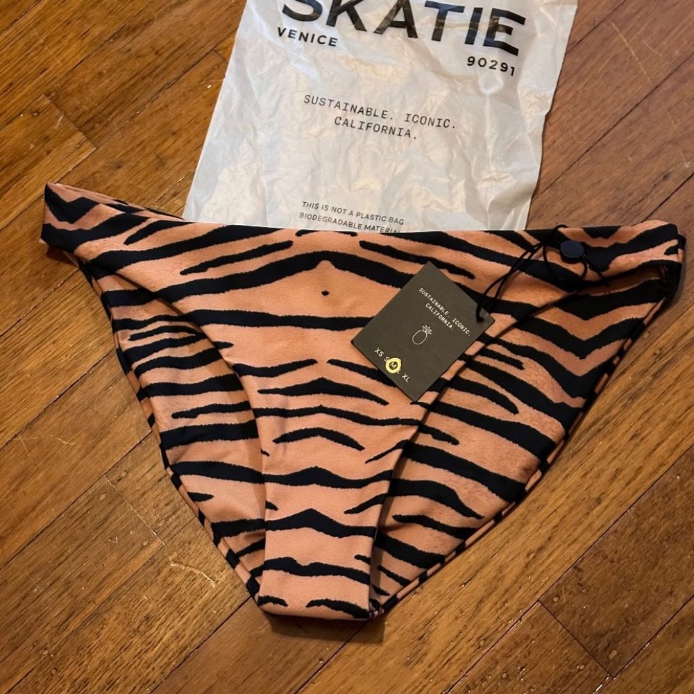 - SKATIE swim Cheryl bottom in Malibu in Size Medium  - new